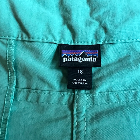 Patagonia Wavefarer Boardshorts Regular Fit Light Beryl Green w/SPF 20 Size 18 - Picture 8 of 8